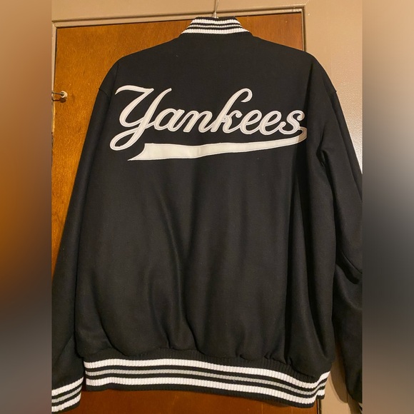 NEW YORK YANKEES MENS BLACK REVERSIBLE WOOL HEAVYWEIGHT JACKET - Picture 3 of 7